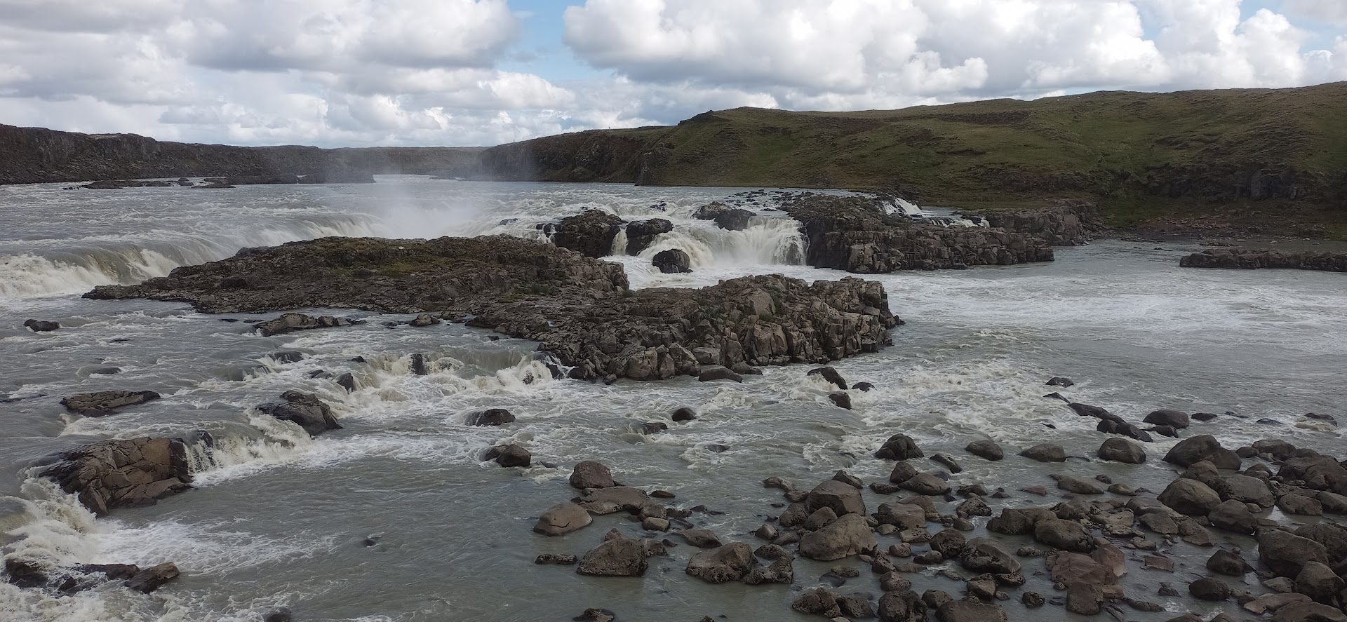 {#Island_Wasserfall}